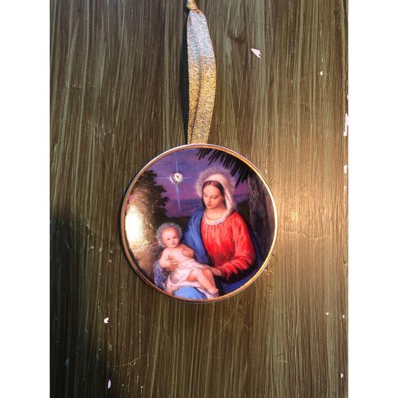 Avon Vintage Star of Bethlehem Nativity Ornament 1998 Porcelain 24K Gold Trim - Picture 2 of 3
